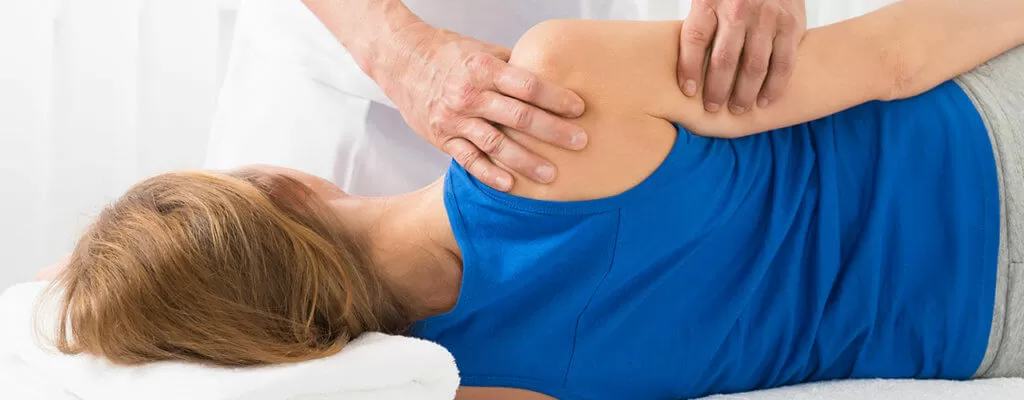 shoulder-female-with-shoulder-therapy-1024x400-1